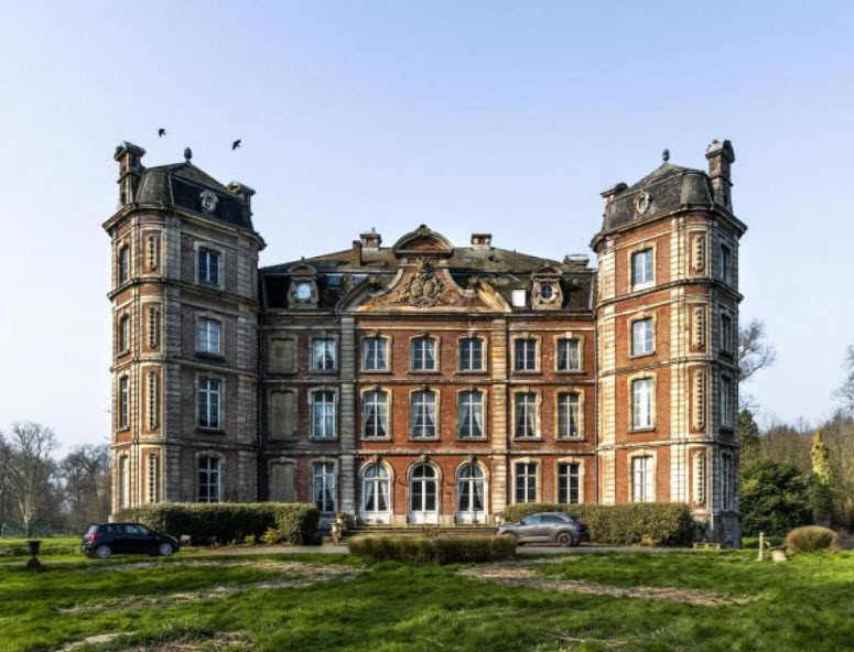 Kasteel Van Bossuit, Belgium